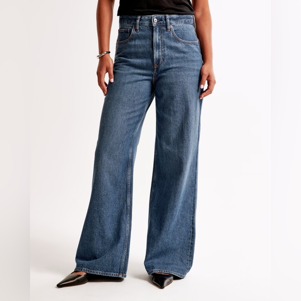 Abercrombie Curve Love High Rise Wide Leg Jean Dark Wash 27 Short